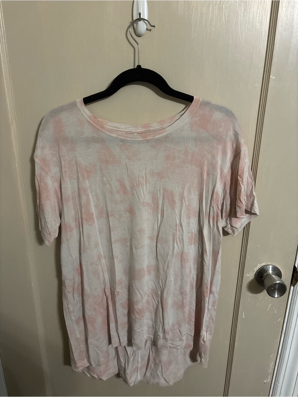 Women's Short Sleeve Tie-Dye Tee in Light Pink